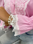 Koszula z koronkowym żabotem zapinana na guziki różowa Lokka 09 - photo #4
