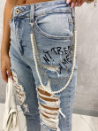 Spodnie mom fit z dziurami i napisami i z łańcuszkiem jeansowe Cardo 109 - photo #4