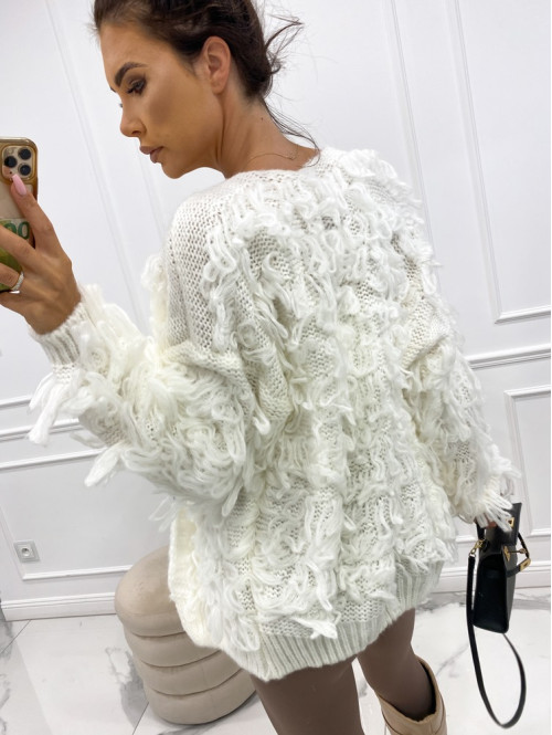 Sweter z ozdobnymi frędzlami Nari biały 06 - photo #5
