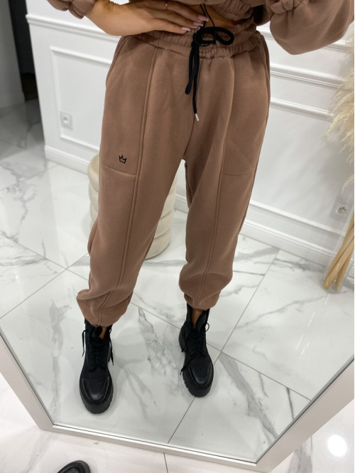 Mleczna czekolada komplet dresowy bluza + spodnie z naszywką korony Werisa 130 - photo #57