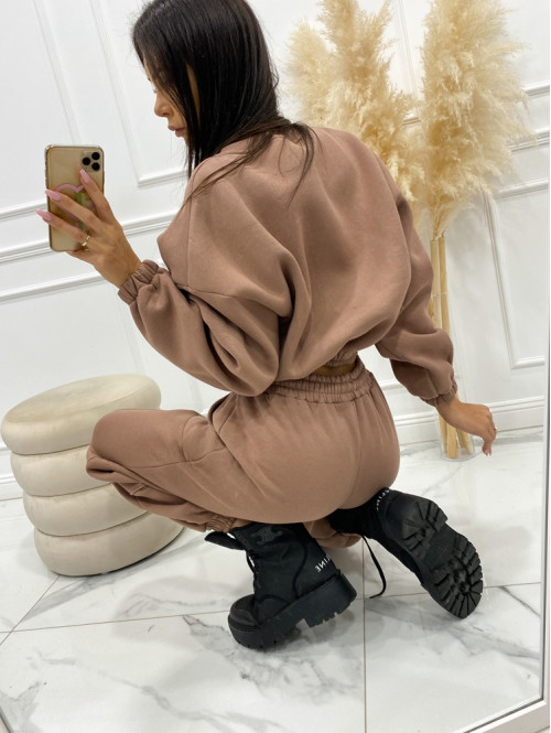 Mleczna czekolada komplet dresowy bluza + spodnie z naszywką korony Werisa 130 - photo #60