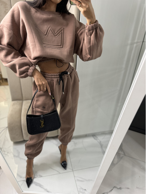 Mleczna czekolada komplet dresowy bluza + spodnie z naszywką korony Werisa 130 - photo #46