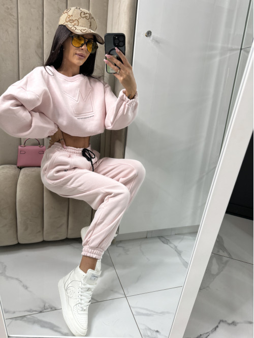 Jasny pudrowy róż komplet dresowy bluza + spodnie z naszywką korony Werisa 130 - photo #44
