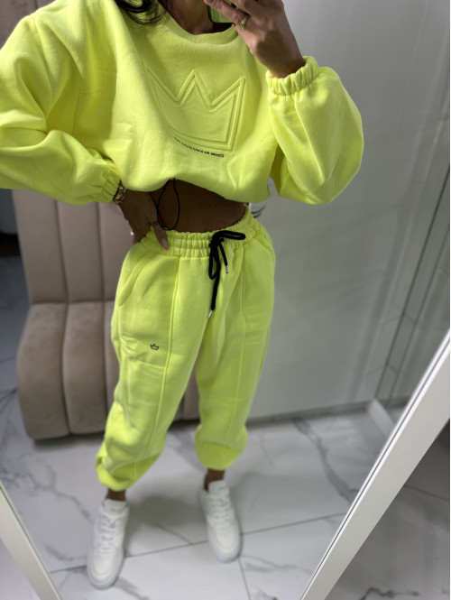 Neonowy żółty komplet dresowy bluza + spodnie z naszywką korony Werisa 128 - photo #32