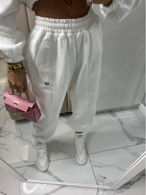 Kremowy komplet dresowy bluza + spodnie z naszywką korony Werisa 130 - photo #19