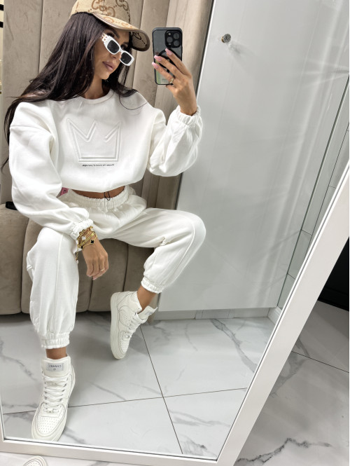 Kremowy komplet dresowy bluza + spodnie z naszywką korony Werisa 130 - photo #25