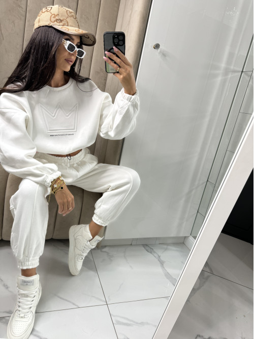 Kremowy komplet dresowy bluza + spodnie z naszywką korony Werisa 130 - photo #27