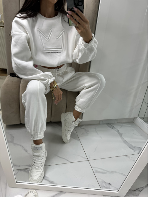 Kremowy komplet dresowy bluza + spodnie z naszywką korony Werisa 130 - photo #28