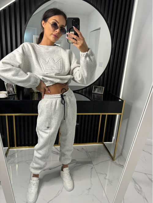 Szary melanż komplet dresowy bluza + spodnie z naszywką korony Werisa 130 - photo #28