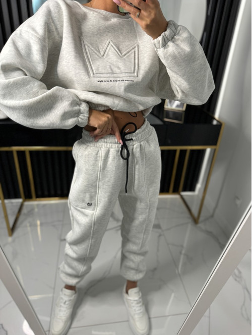 Szary melanż komplet dresowy bluza + spodnie z naszywką korony Werisa 130 - photo #35