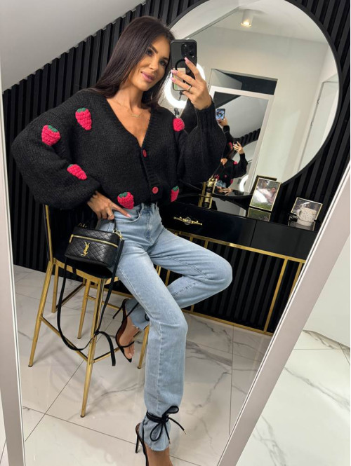 Sweter z różową poziomką 3D czarny LESSA 31 - photo #12