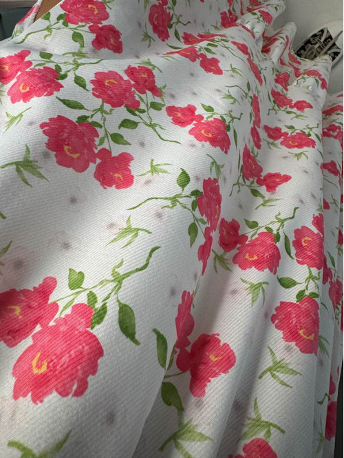 Spódnica midi z rozporkiem w różowe kwiaty Elsa biała 172 - photo #6