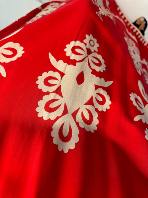 Sukienka maxi z odkrytymi ramionami we wzory ZUZANNA czerwona 17 - photo #6