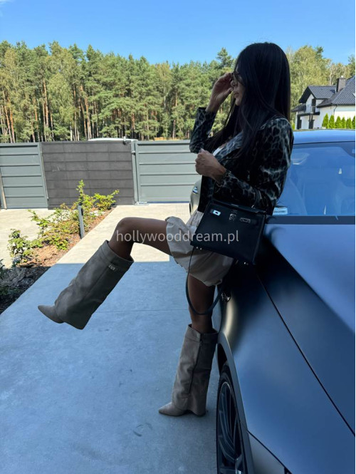 Kozaki zamszowe na słupku z wywniętą cholewką beżowe RELLA - photo #13