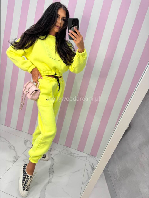 Neonowy żółty komplet dresowy bluza + spodnie z naszywką korony Werisa 128 - photo #23