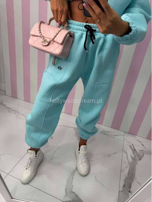 Błękitny komplet dresowy bluza + spodnie z naszywką korony Werisa 130 - photo #43