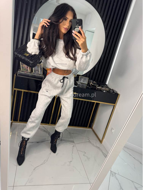 Szary melanż komplet dresowy bluza + spodnie z naszywką korony Werisa 130 - photo #18