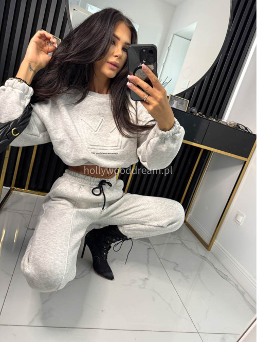 Szary melanż komplet dresowy bluza + spodnie z naszywką korony Werisa 130 - photo #27