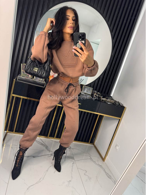 Mleczna czekolada komplet dresowy bluza + spodnie z naszywką korony Werisa 130 - photo #35