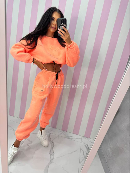 Neonowy pomarańczowy komplet dresowy bluza + spodnie z naszywką korony Werisa 130 - photo #15