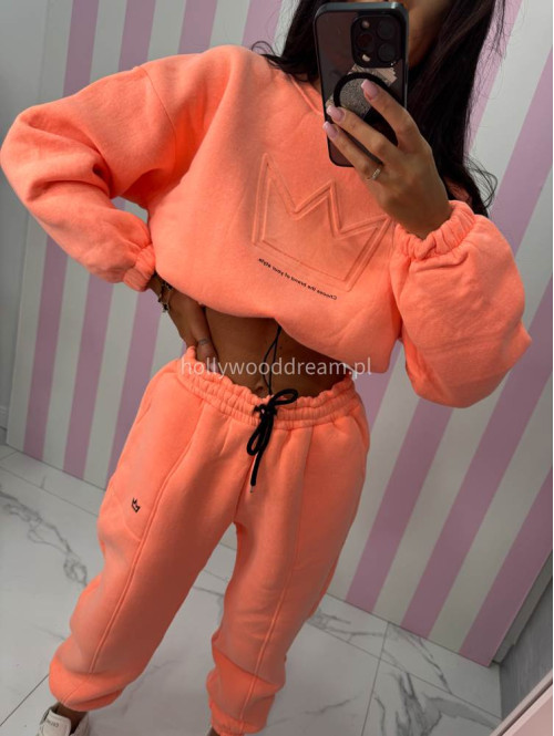 Neonowy pomarańczowy komplet dresowy bluza + spodnie z naszywką korony Werisa 130 - photo #21