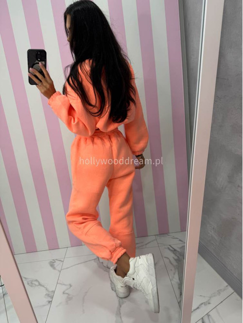 Neonowy pomarańczowy komplet dresowy bluza + spodnie z naszywką korony Werisa 130 - photo #23