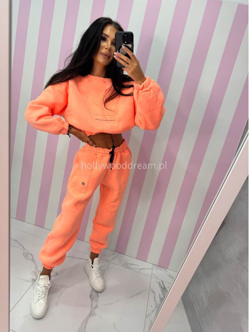 Neonowy pomarańczowy komplet dresowy bluza + spodnie z naszywką korony Werisa 130 - photo #25