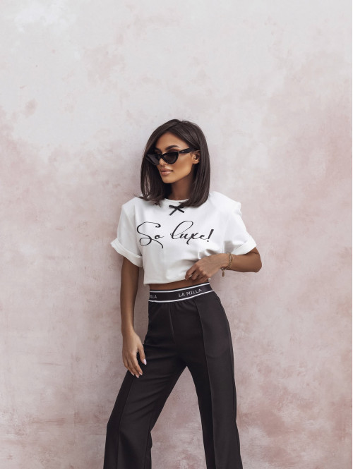 T-shirt zdobiony kokardą i czarnym napisem SO LUXE biały 25 - photo #1