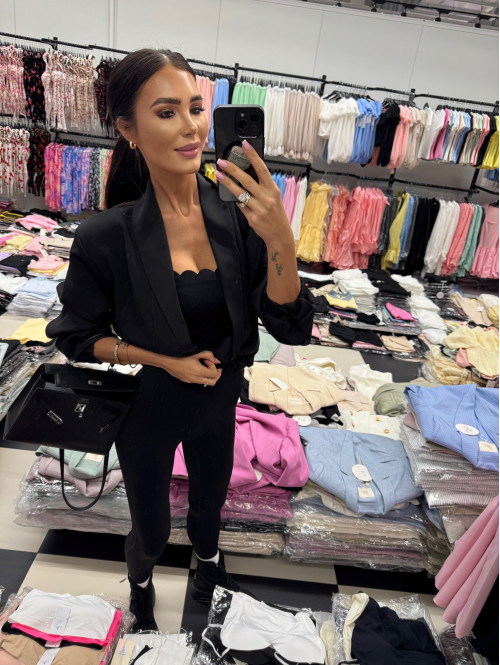 Kombinezon ze skrzyżowanymi ramiączkami na plecach JULIA czarny 89 - photo #2