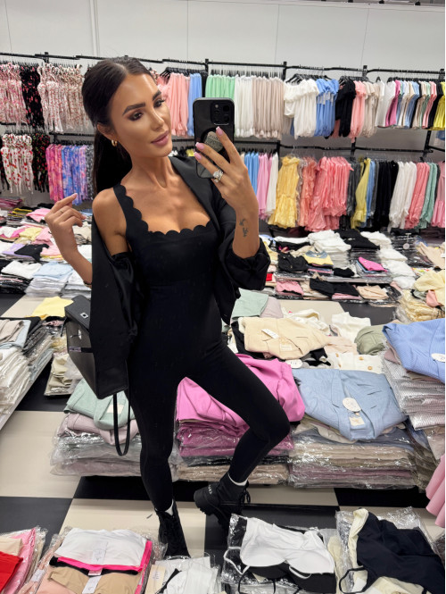 Kombinezon ze skrzyżowanymi ramiączkami na plecach JULIA czarny 89 - photo #1
