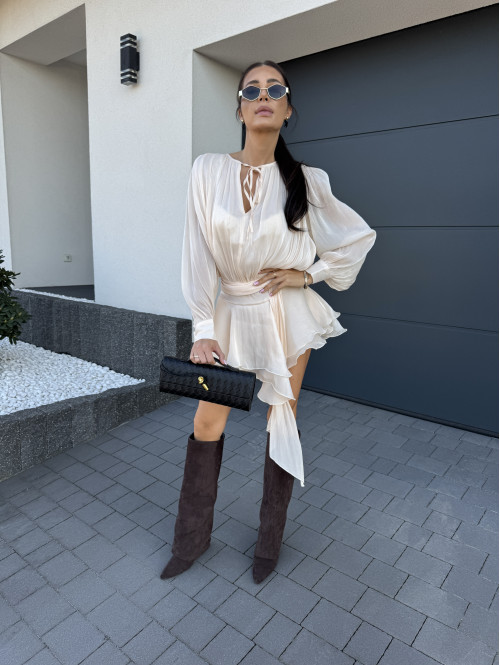 Kombinezon al'a sukienka połyskująca z opływającego materiału JENNY morelowa 09 - photo #24