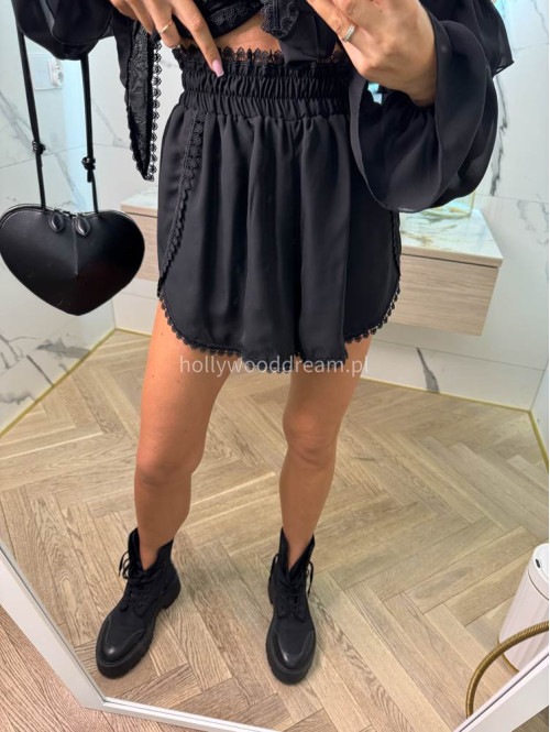 Komplet letni z dodatkiem koronki top wiązany + spodenki z wiskozą CLAUDIE czarny 169 - photo #21