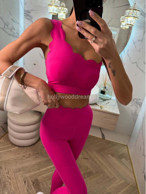 !!PRE-ORDER!! WYSYŁKA PO 30.05!! Komplet top na jedno ramię + legginsy wykończony falbaną Jodi neonowy róż 89 - photo #8