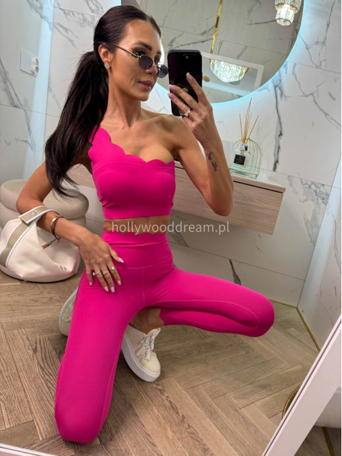 !!PRE-ORDER!! WYSYŁKA PO 30.05!! Komplet top na jedno ramię + legginsy wykończony falbaną Jodi neonowy róż 89 - photo #12