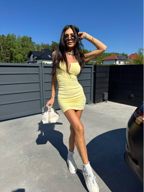 Sukienka mini drapowana z wycięciem na dekolcie Olivia żółta 19 - photo #1