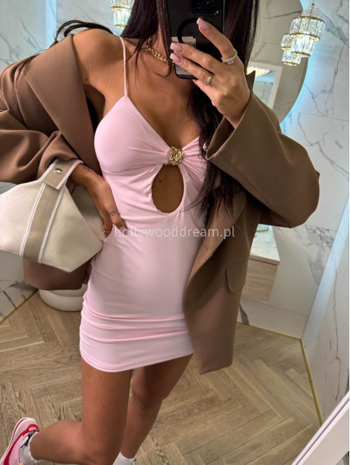 Sukienka mini na ramiączka z ozdobą na dekolcie LARA jasny róż 19 - photo #5