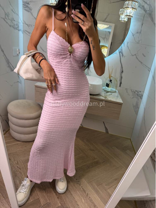 Sukienka maxi boho na ramiączkach z złotą ozdobą MARITA różowa 09 - photo #5