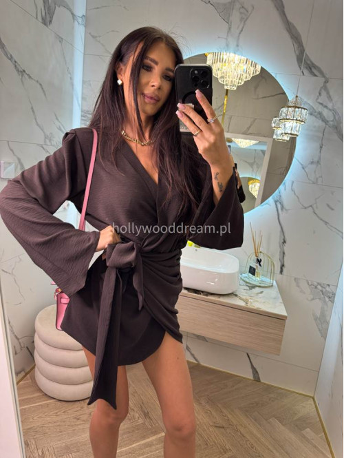 Sukienka mini kopertowa wiązana z wiskozą DARINE gorzka czekolada 25 - photo #18