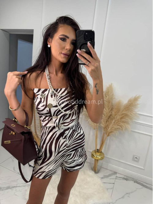 Kombinezon krótki z zakładką na dekolcie i ozdobnymi guzikami w zebre LIDIA czekoladowo-biały 26 - photo #6