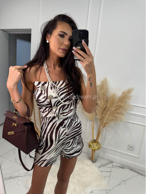 Kombinezon krótki z zakładką na dekolcie i ozdobnymi guzikami w zebre LIDIA czekoladowo-biały 26 - photo #7