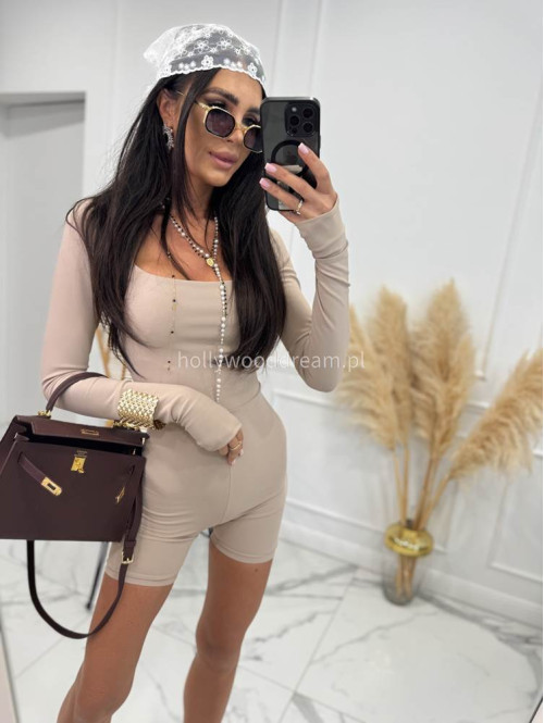 Kombinezon prążkowany krótki na długi rękaw z dekoltem karo VANESSA beżowy 48 - photo #4