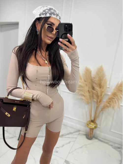 Kombinezon prążkowany krótki na długi rękaw z dekoltem karo VANESSA beżowy 48 - photo #6