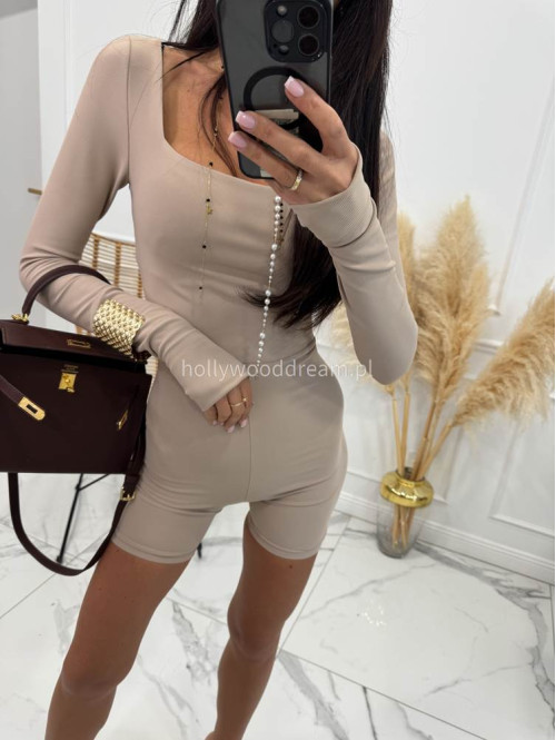 Kombinezon prążkowany krótki na długi rękaw z dekoltem karo VANESSA beżowy 48 - photo #7