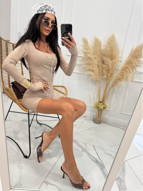 Kombinezon prążkowany krótki na długi rękaw z dekoltem karo VANESSA beżowy 48 - photo #10
