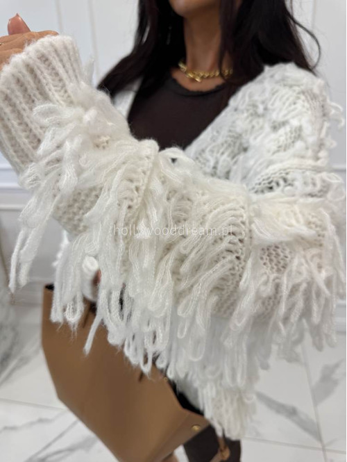 Sweter z ozdobnymi frędzlami Nari biały 06 - photo #10