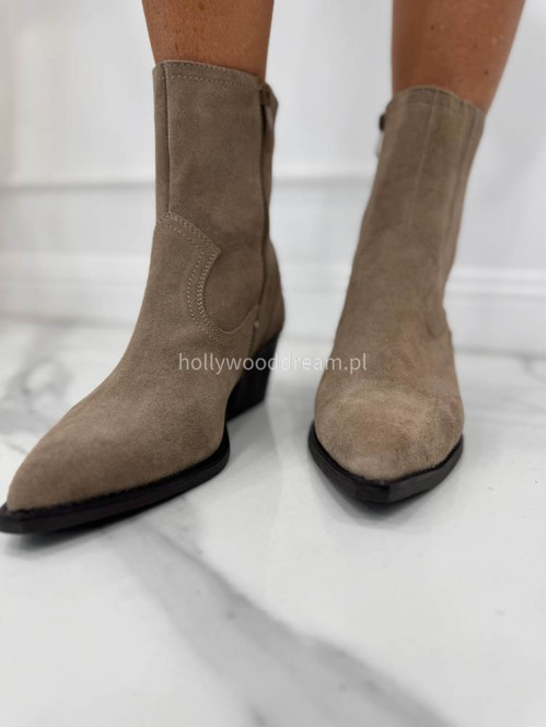 Buty kowbojki krótkie w szpic zamszowe beżowe TYMON - photo #9