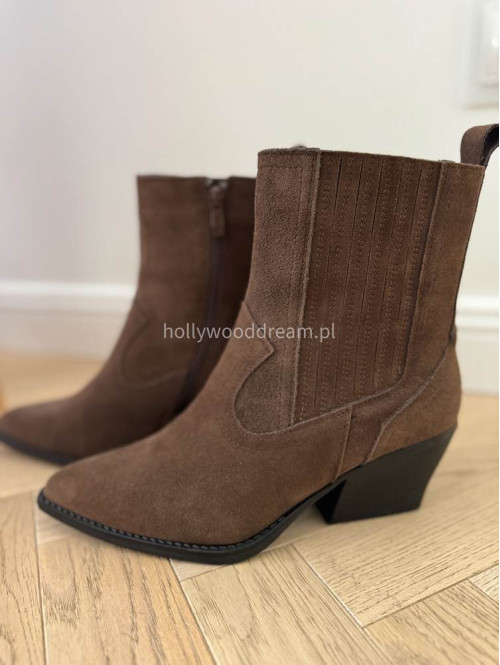 Buty kowbojki krótkie w szpic zamszowe brązowe TYMON - photo #13