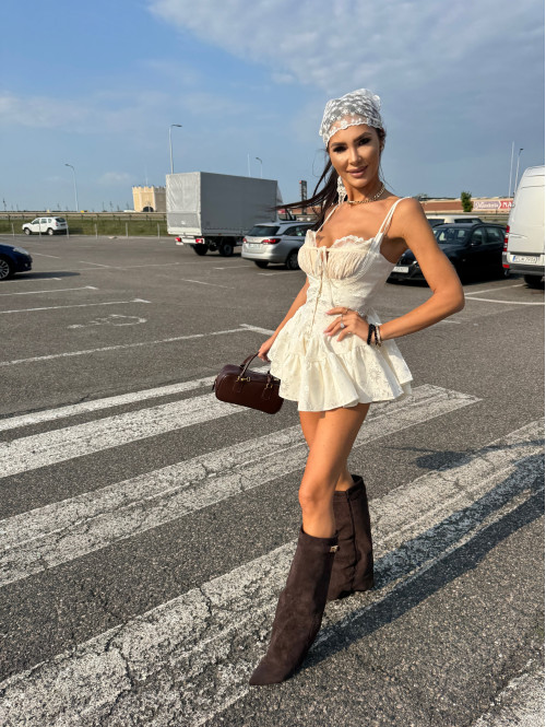 Kozaki zamszowe na słupku z wywniętą cholewką brązowe RELLA - photo #40