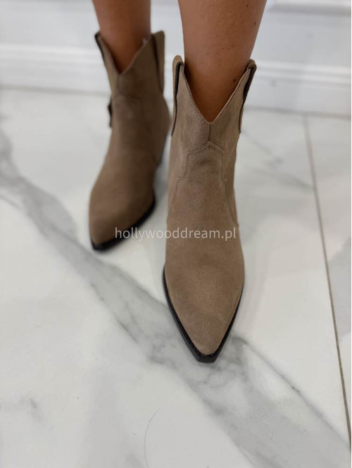 Buty kowbojki krótkie zamszowe ciemny beż KARIM - photo #2