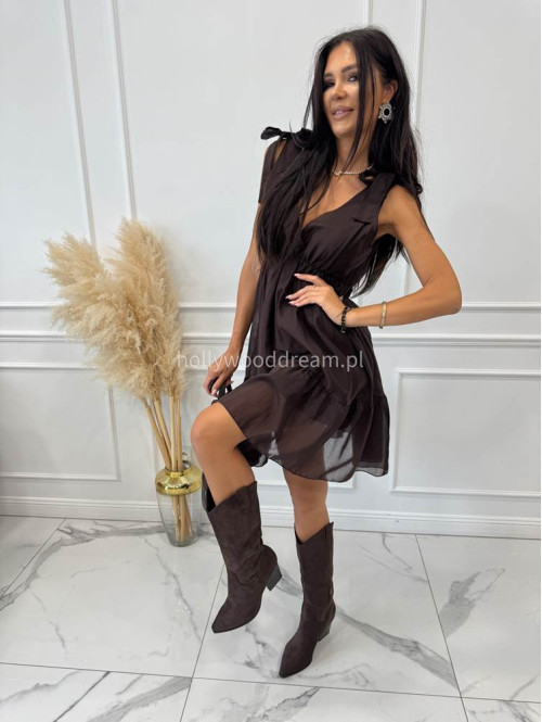 Sukienka mini zwiewna rozkloszowana z wiązaniem na ramionach brązowa ESTELLA - photo #11